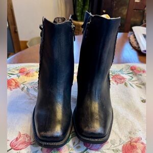 Freebird by Steven Black Dreamer Ankle Booties NWOT size 8